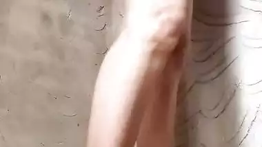 Mature aunty pissing and bathing video making