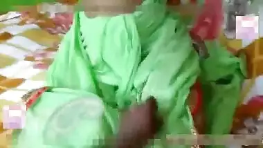 Hot Komal Bhabhi Handjob, Blowjob and Cumming with Hubby’s Cock In Green Saree