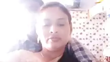 Desi man is so horny that porn action will take place in the kitchen