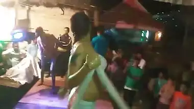 Arkestra Bhojpuri Dance 2020 Super Hot Open Dance Full Hot Sexy HD Dance Ayega Maza Barsat Ka