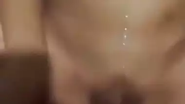 Uncle fucks his 18 yr old niece in Nepali sex video