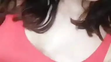 Desi hot girl show her boob selfie cam video on car