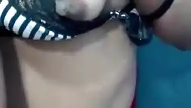 Wonderful Indian female takes XXX tits out of bra in sex chudai video