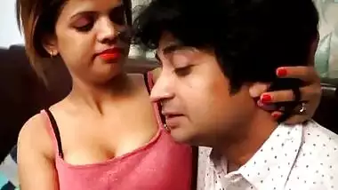 Desi punjabi sizzling hot kissing and sex video with her neighbor lover