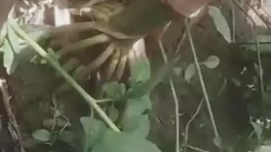 Indian thinks guy will be glad to film XXX video of her in the nude