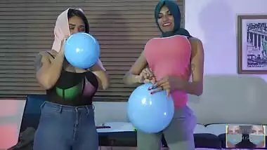 What? Balloon Stuffings in boobs and ass? How can this be with 2 women!?