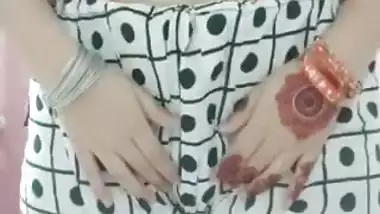 Newly married desi nude lady shows her milky boobs